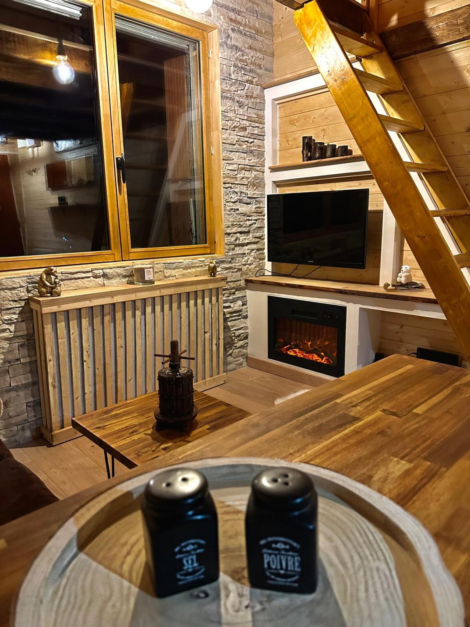 Apartamento Petit Ours Blanc Greolieres Exterior foto